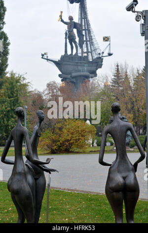 Statue del Giardino degli eroi caduti a Mosca, Russia Foto Stock