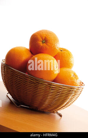 Cesto di arance Foto Stock
