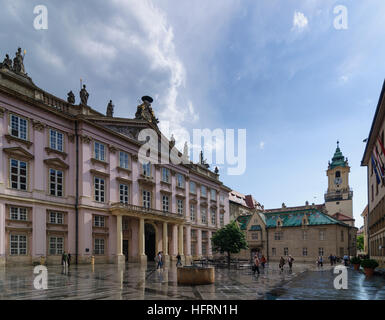 Bratislava (Pressburg): Palais Primaziale, ora galleria della città di Bratislava e il Vecchio Municipio, , , la Slovacchia Foto Stock