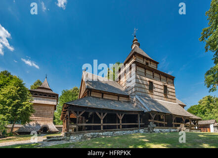 San Paraskevi Chiesa, la torre campanaria, XVI secolo, cattolica greca, ora museo, sito Patrimonio Mondiale dell'UNESCO in Radruz, Polonia Foto Stock