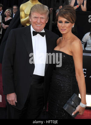 DONALD TRUMP con mia moglie Melania all'ottantatreesimo annuale di Academy Awards tenutosi presso il Teatro Kodak il 27 febbraio 2011 in Hollywood, la California. Foto Donald Trump Foto Stock