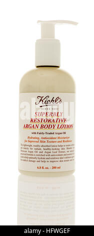 Winneconne, WI - 21 dicembre 2016: Bottiglia di Kiehl's restaurativo superbamente argan crema corpo isolato su un background. Foto Stock