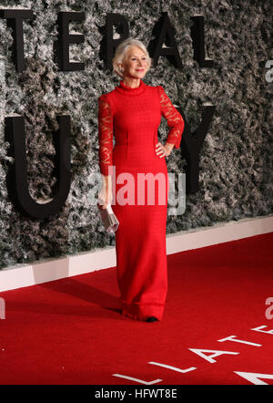 Helen Mirren assiste le garanzie di bellezza - premiere del film al cinema Vue Leicester Square a Londra il Nov 15, 2016 Foto Stock