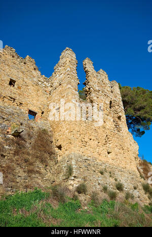 Rovine del Castello di Zocco, tra San Feliciano e Monte del Lago, Magione, Umbria, Italia Foto Stock