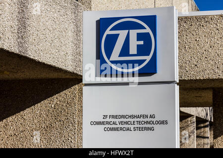 Lafayette - Circa nel dicembre 2016: ZF Friedrichshafen fabbrica dello sterzo. ZF Friedrichshafen acquisito TRW Automotive nel 2015 III Foto Stock