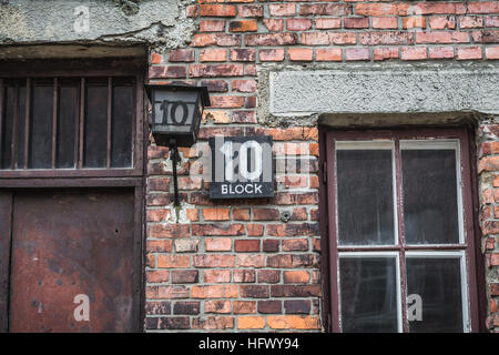 Numero blocco nel campo di concentramento di Auschwitz-Birkenau Oswiecim, Polonia Foto Stock