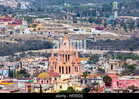 La città di San Miguel De Allende Messico, un posto popolare per i pensionati di espatriati. Foto Stock