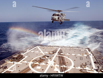 091031-N-1251W-009 OCEANO PACIFICO (ott. 31, 2009) un SH-60B Seahawk elicottero assegnato all'elicottero Anti-Submarine Squadron luce (HSL) 51 si avvicina all'guidato-missile destroyer USS Lassen (DDG 82) durante il ponte di qualifiche di atterraggio. (U.S. Foto di Marina di Massa lo specialista di comunicazione 2a classe Matthew R. Bianco/RILASCIATO) Navy US 091031-N-1251W-009 una SH-60B Seahawk elicottero assegnato all'elicottero Anti-Submarine Squadron luce (HSL) 51 si avvicina all'guidato-missile destroyer USS Lassen (DDG 82) deck durante lo sbarco delle qualifiche Foto Stock