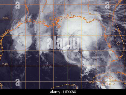 091109-N-0000X-001 GOLFO DEL MESSICO (nov. 9, 2009) UNA VA-12 infrarosso immagine satellitare dell uragano Ida fornito dall'U.S. Naval Research Laboratory a Monterey in California mostra la tempesta alle ore 7:45 EST Lunedì, nov. 9, 2009. Ida, poi retrocesso di una tempesta tropicale, si prevede di fare approdo vicino al confine Florida-Alabama martedì mattina. (U.S. Navy foto/RILASCIATO) Navy US 091109-N-0000X-001 A VA-12 infrarosso immagine satellitare dell uragano Ida fornito dall'U.S. Naval Research Laboratory a Monterey in California mostra la tempesta in 7-45 a.m. EST Lunedì, nov. 9, 2009 Foto Stock