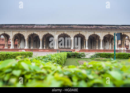 Archi di Diwan-i-Aam situato in fort di Agra. Agra, Uttar Pradesh. India Foto Stock