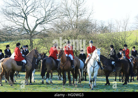 Chorley, Regno Unito. Il 2 gennaio, 2017. I piloti con il gruppo di suoneria raccolte nei campi sopra Chorley, 2 gennaio, 2017 © Barbara Cook/Alamy Live News Foto Stock