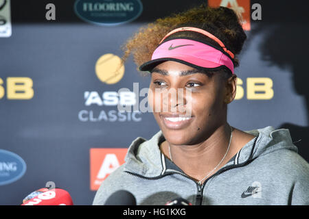 Auckland, Nuova Zelanda. 03 gen 2017. La superstar del Tennis Serena Williams parla ai media dopo vincere il suo primo round singles match contro la Francia Pamentie Paolino a WTA ASB Classic torneo di tennis. Vince 6-3 6-4. © Shirley Kwok/Pacific Press/Alamy Live News Foto Stock