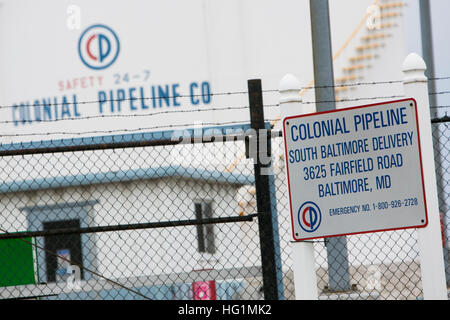 Un logo segno esterno di una Colonial Pipeline Company facility a Baltimora, Maryland il 11 dicembre 2016. Foto Stock