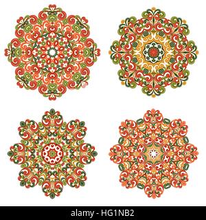 Mandala colorate in stile orientale. Set di round motivi etnici isolati su sfondo bianco. Tradizionali ornamenti in pizzo. Araba, Asiatica, islamica, motivi indiano. Illustrazione Vettoriale. Illustrazione Vettoriale