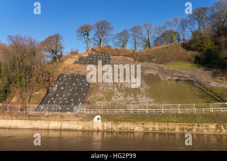 Riverside frana progetto di restauro, Pelaw legno, Durham City, Co. Durham, England, Regno Unito Foto Stock