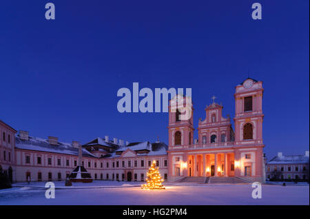 La Furth bei Göttweig: il monastero di Göttweig in Avvento, albero di Natale, Wachau, Niederösterreich, Austria Inferiore, Austria Foto Stock