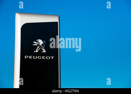 Segno di Peugeot UK. Foto Stock