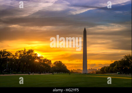 Il Monumento a Washington al tramonto, Washington DC, Stati Uniti d'America Foto Stock