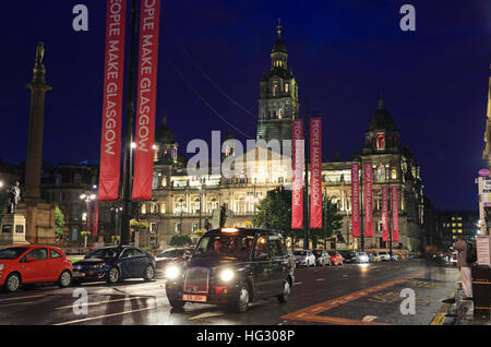 George Square al tramonto, a Glasgow in Scozia, Regno Unito Foto Stock