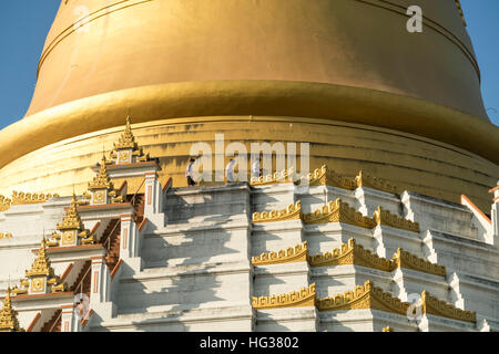 Mahazedi Pagoda di Bago, Myanmar, Asia Foto Stock