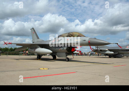 Royal Air Force danese F-16 jet da combattimento Foto Stock