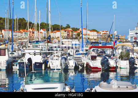 Barche nel porto di Port-Vendres, Francia Foto Stock