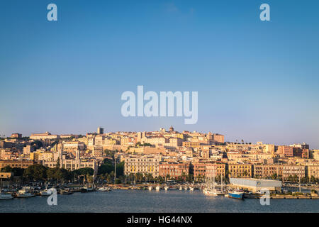 Vista di Cagliari, capoluogo della regione Sardegna, Italia. Foto Stock