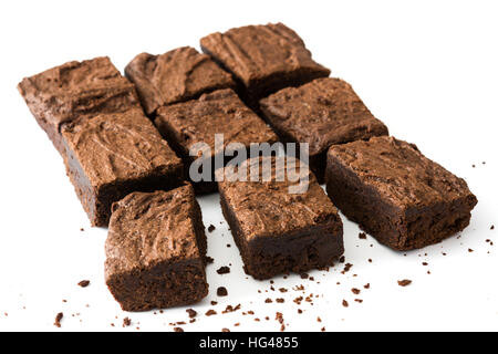 Brownie al cioccolato pezzi isolati su sfondo bianco Foto Stock