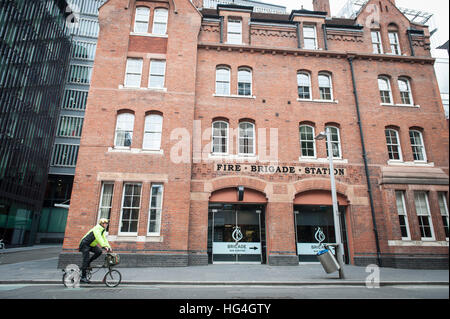 L'esterno della brigata social enterprise ristorante nella vecchia caserma dei vigili del fuoco edificio in Tooley Street London Foto Stock