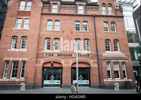 L'esterno della brigata social enterprise ristorante nella vecchia caserma dei vigili del fuoco edificio in Tooley Street London Foto Stock