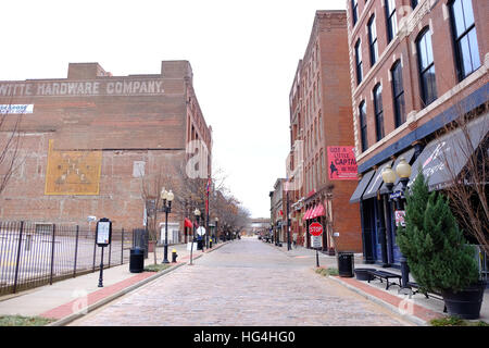 Riverfront area nel centro cittadino di San Louis, Missouri. Questa zona è stato ristrutturato in una zona di vita notturna, con bar e ristoranti. Foto Stock