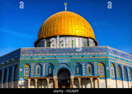 Cupola della Roccia Moschea Islamica al Monte del Tempio di Gerusalemme in Israele. Costruito nel 691 uno dei la maggior parte dei luoghi sacri in Islam dove il Profeta Maometto ascese al heave Foto Stock