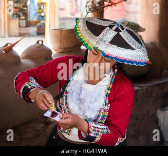 Artigianato a Awana Kancha Pisac, Perù Foto Stock