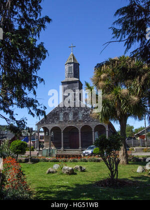 Vista esterna. La Chiesa di Santa Maria di Loreto, Achao, Quinchao isola fu costruito nel 1730 e dichiarato monumento nazionale del Cile nel 1951. Il Woo Foto Stock
