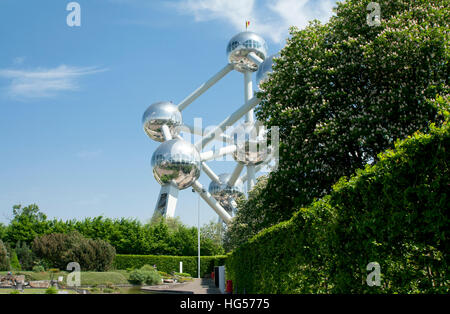 Bruxelles, Belgio - 13 Maggio 2016: Atomium, l'edificio di Bruxelles originariamente costruito per Expo 58, 1958 Bruxelles Fiera Mondiale Foto Stock