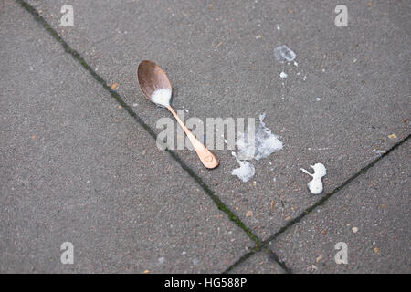 'Shattered sogni" - bambino scende il loro gelato Foto Stock