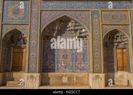 Fine del XIX secolo il tiling a Nasir al Molk moschea, Shiraz, Iran, Medio Oriente Foto Stock