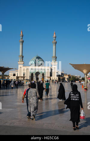 Astane piazza di fronte l'Imam moschea Hassan, insolitamente impegnativo messaggio (non riesci a soddisfazione) sulla ragazza torna, Iran Foto Stock