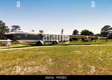 Boeing B-52G-95-BW Stratofortress, 58-0185, 'El Lobo II', prima assegnato all'4135th ala strategica, Strategic Air Command, Eglin AFB, settembre 1959; ultimo assegnato alla seconda ala bomba, Barksdale AFB, Louisiana, durante la quale il tempo è volato missioni in tempesta del deserto. Il bombardiere è arrivato a Eglin il 16 luglio 1991 ed è stato spostato al museo un mese più tardi. Foto Stock