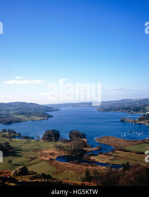 La testa di Windermere a Waterhead e Ambleside Roman Fort a campi Borrans Ambleside Lake District Cumbria Inghilterra England Foto Stock