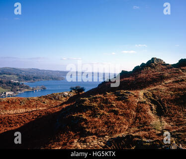 La testa di Windermere a Waterhead e Ambleside Roman Fort a campi Borrans Ambleside Lake District Cumbria Inghilterra England Foto Stock