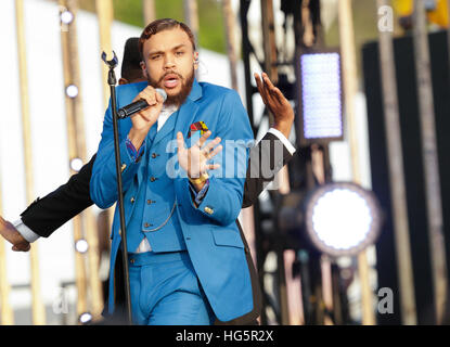 Jidenna effettuando al 2016 MTV Woodie awards al SXSW il 16 marzo 2016 ad Austin, Texas. Foto Stock