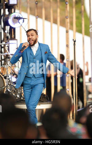 Jidenna effettuando al 2016 MTV Woodie awards al SXSW il 16 marzo 2016 ad Austin, Texas. Foto Stock