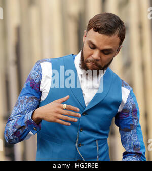 Jidenna effettuando al 2016 MTV Woodie awards al SXSW il 16 marzo 2016 ad Austin, Texas. Foto Stock