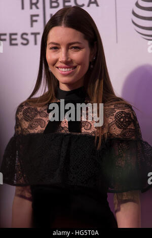 Jessica Biel arrvies presso la prima mondiale di "il diavolo e il mare blu profondo' durante il Tribeca Film Festival Foto Stock