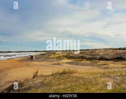 Uruguay, Rocha Dipartimento, Punta del Diablo, vista la Viuda Beach. Foto Stock