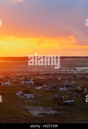 Uruguay, Rocha dipartimento, vista in elevazione del Cabo Polonio al tramonto. Foto Stock