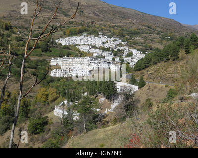 Villaggio bianco di Ohanes in Alpujara, Spagna Foto Stock