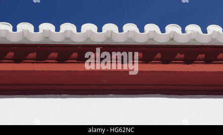 Close-up di stile tradizionale arabo tegole del tetto sulla casa di Ohanes villaggio in Andalusia Foto Stock