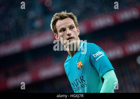 Bilbao, Spagna. 5 gennaio 2017. Ivan Rakitic (Mildfierder, FC Barcelona) durante la partita di calcio spagnolo di Coppa del Re tra Athletic Club e FC Barcellona a Stadio di San Mames su Gennaio 5, 2017 a Bilbao, Spagna. ©David Gato/Alamy Live News Foto Stock